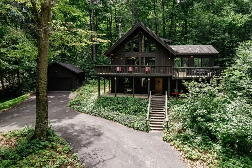 Lakeside Five Bedroom Chalet in Northern Region