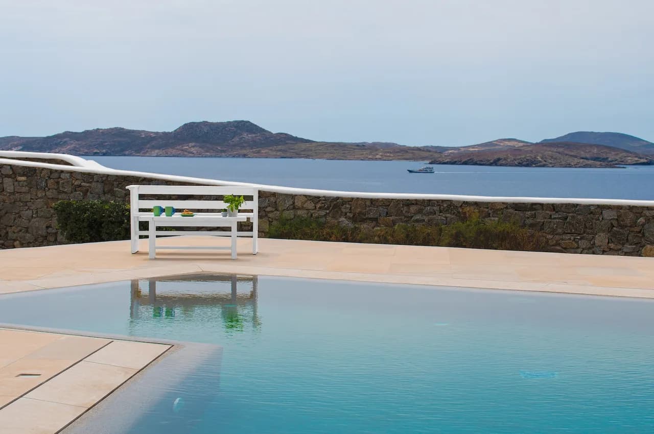 Elegant Villa Located in One of the Famous Spots in Mykonos photo 2