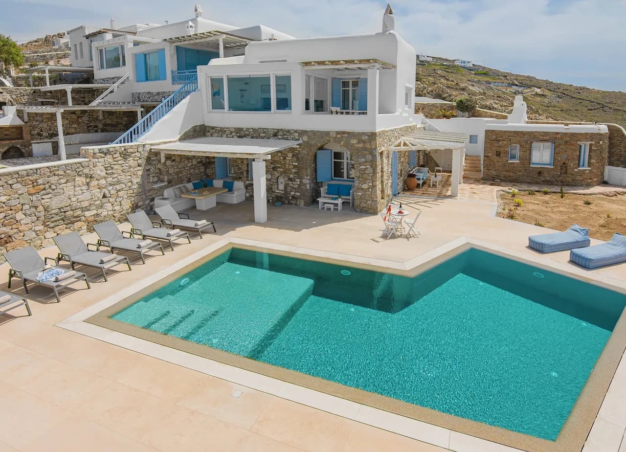 Elegant Villa Located in One of the Famous Spots in Mykonos photo 5