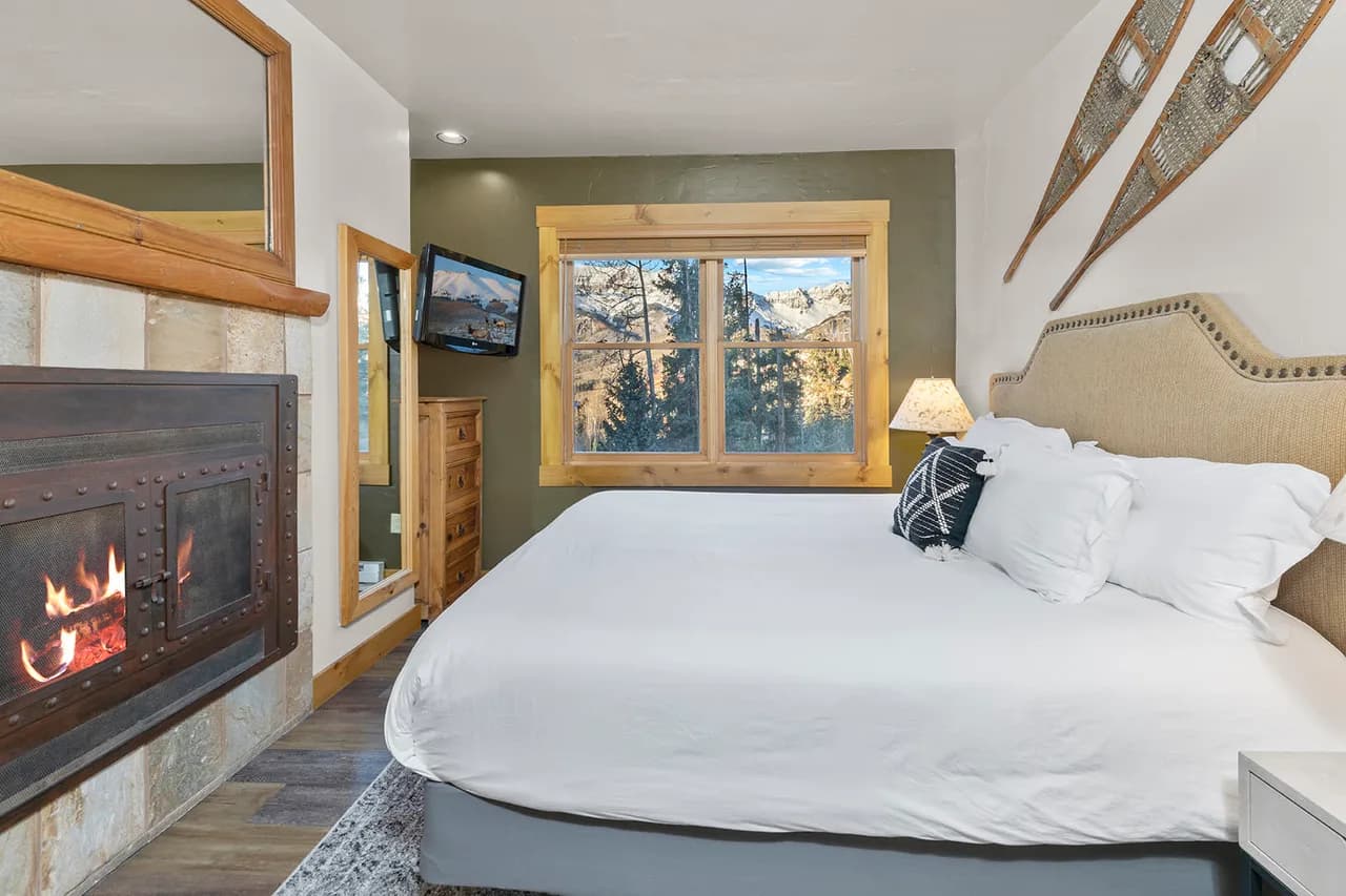 Ski-In/Ski-Out One Bedroom in Mountain Village photo 2
