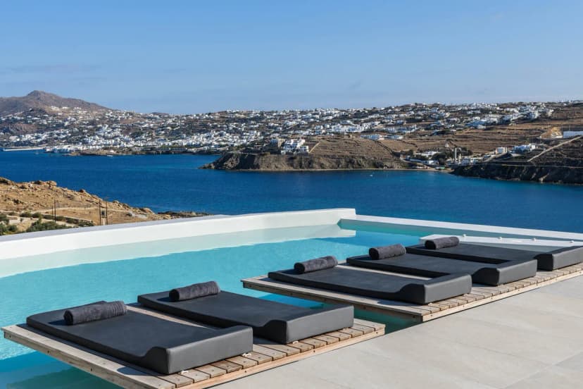 Villa with absolute privacy and close proximity to points of interests