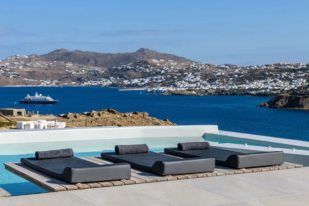 Villa with absolute privacy and close proximity to points of interests photo 2