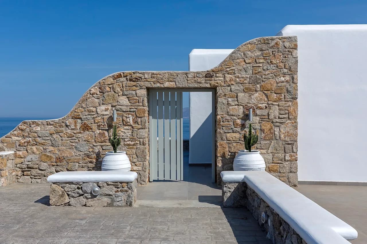 Inspiring Villa With Unobstructed Views of the Mediterranean Sea photo 2