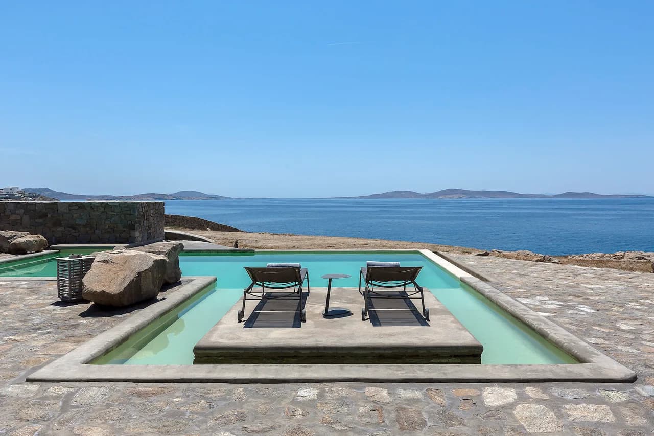 Inspiring Villa With Unobstructed Views of the Mediterranean Sea photo 4