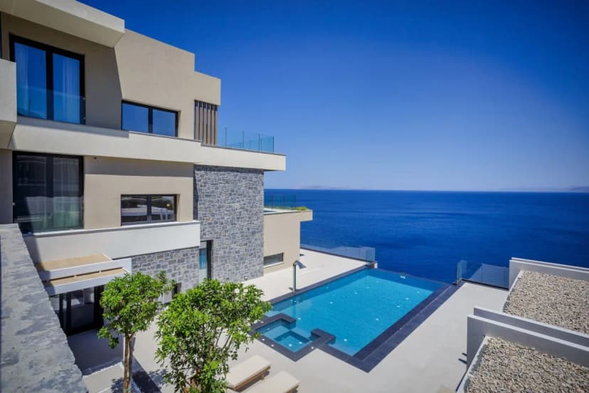 Trendy exclusive villa in the heart of Crete