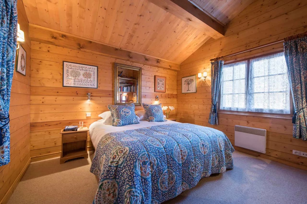 Traditional Chalet in the Heart of the Ski Area photo 3