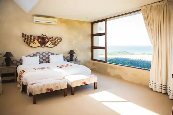 Nature-Inspired Luxury Villa With Heated Pool & Spectacular Ocean View photo 2