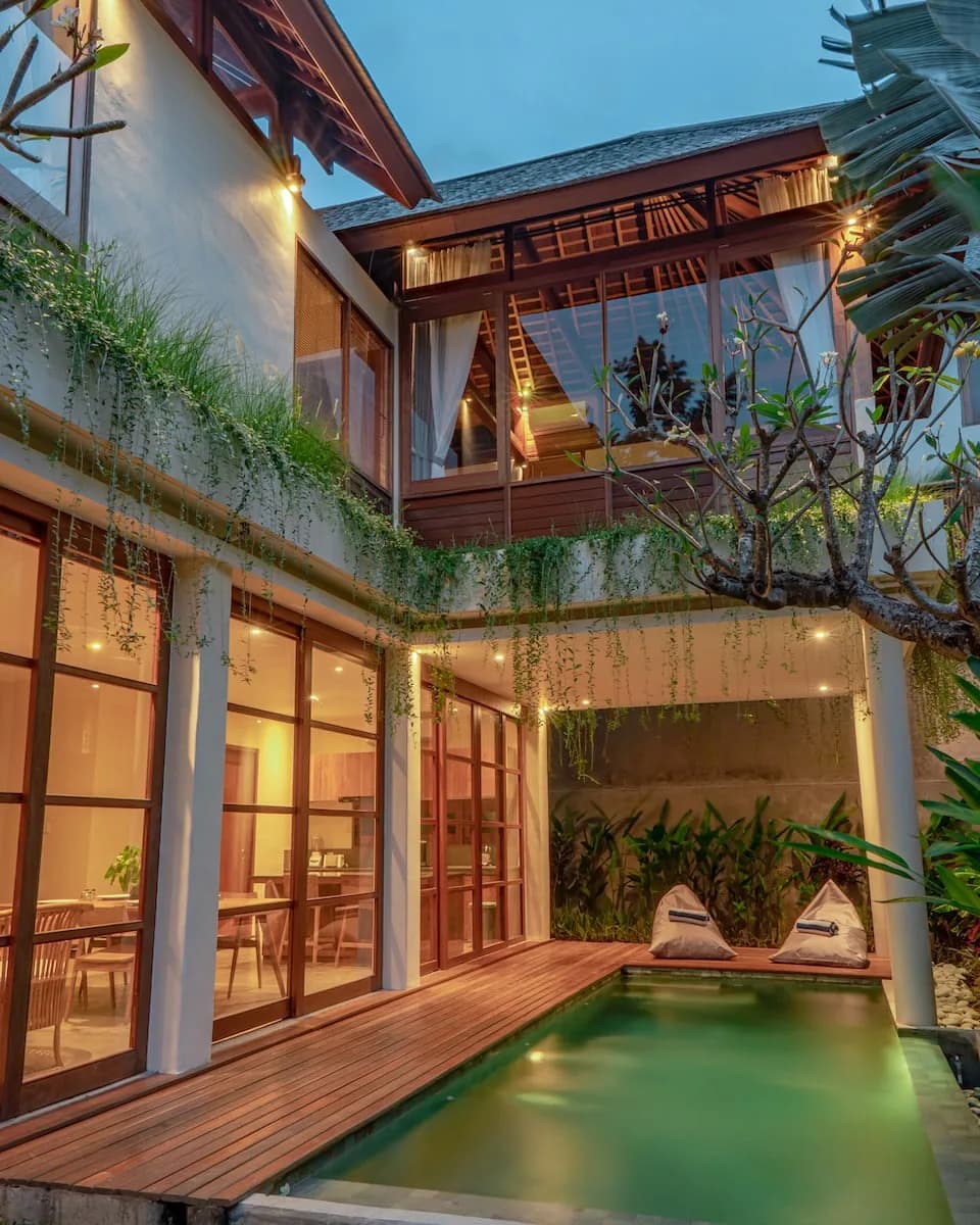 Contemporary villa close to the mecca for surfers! photo 2