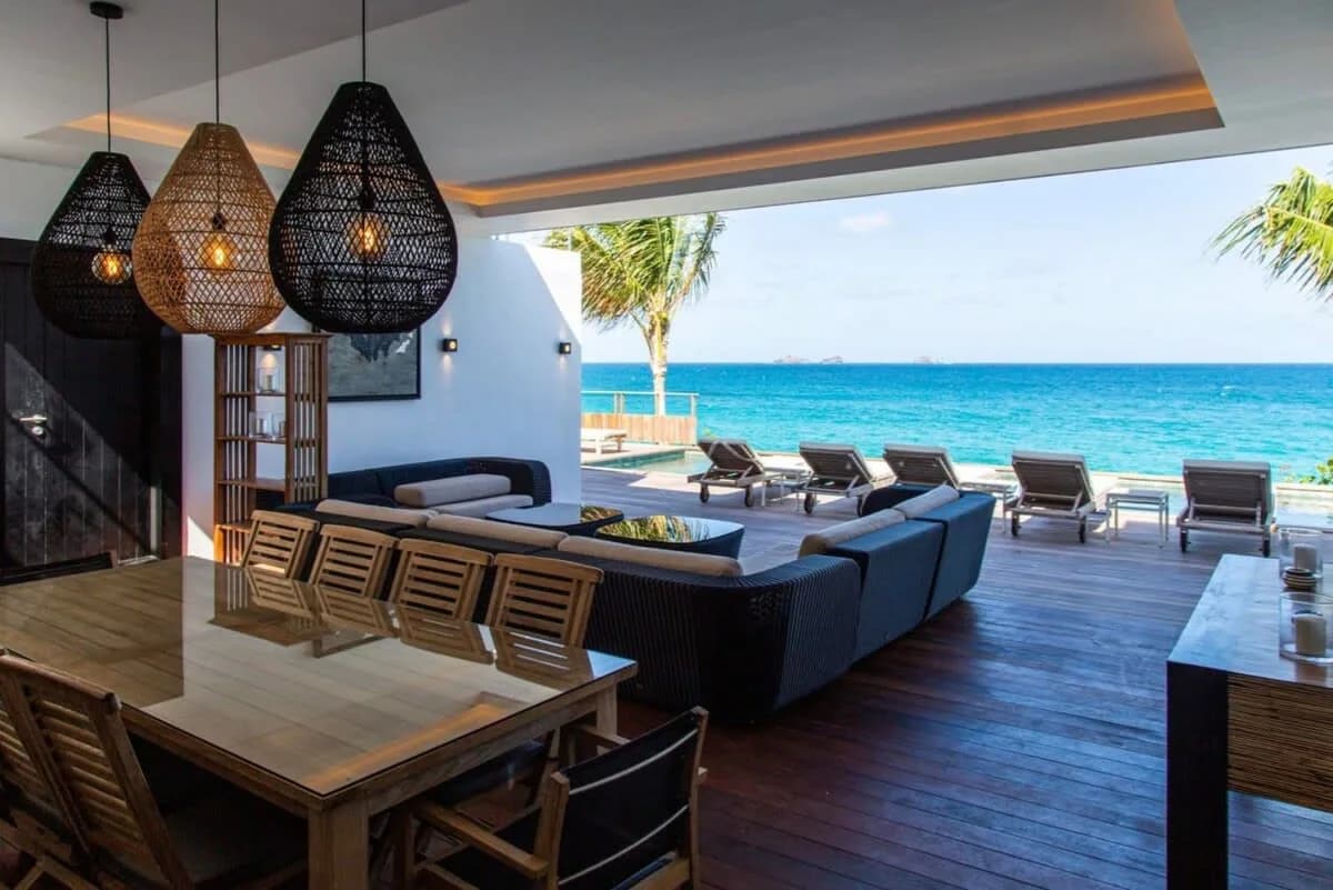 Well-appointed villa right on Flamands beach photo 3