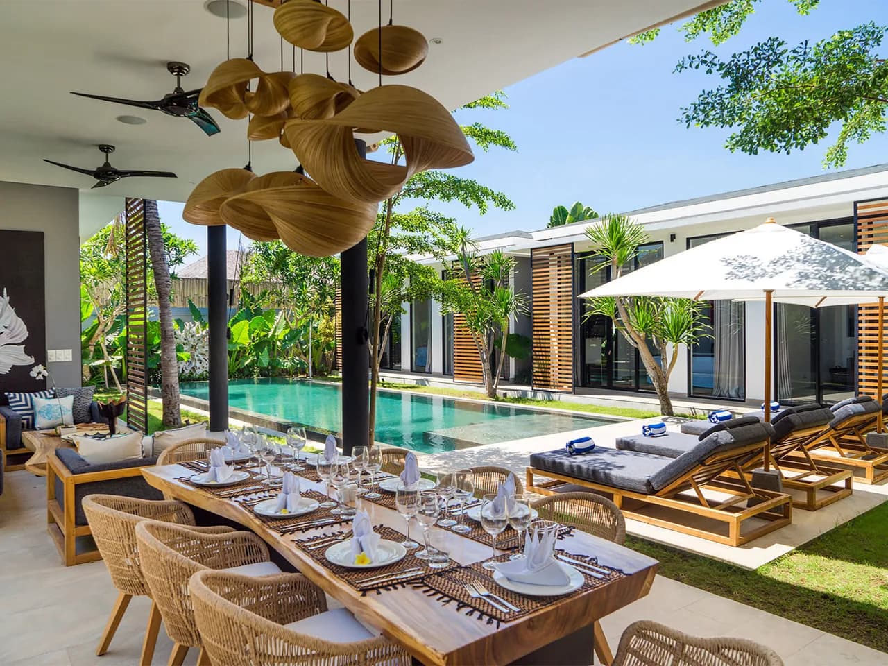 Chic and modern villa with distinctly tropical charm photo 2