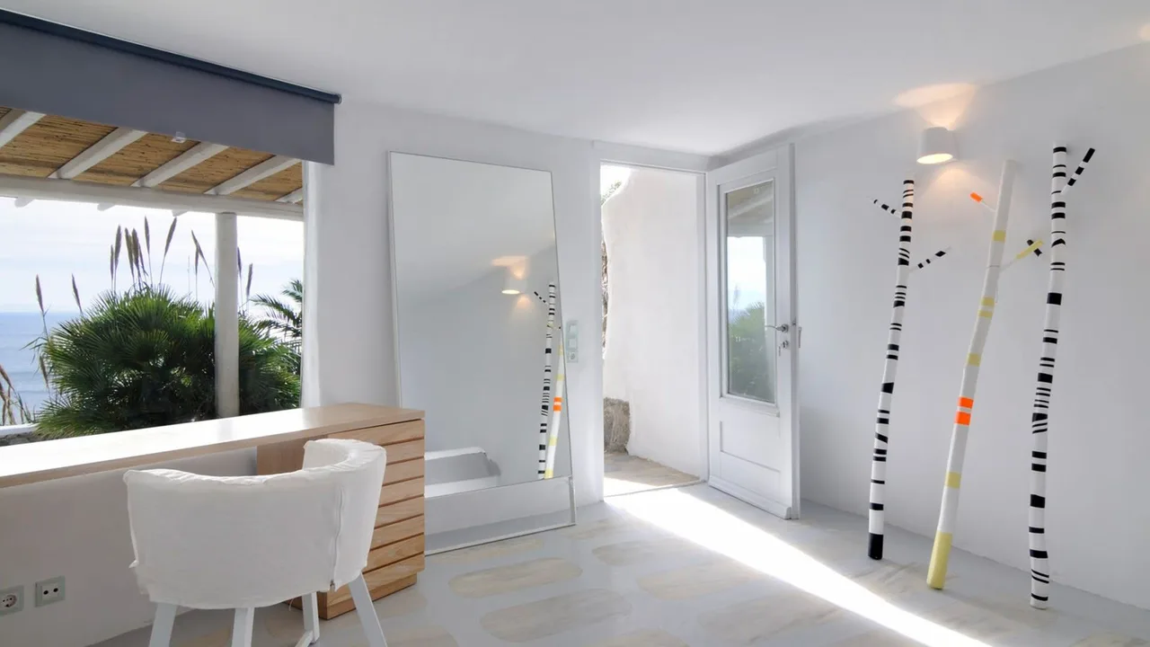 5 Bedroom Stunning Villa In Close Proximity To Ornos Beach photo 4