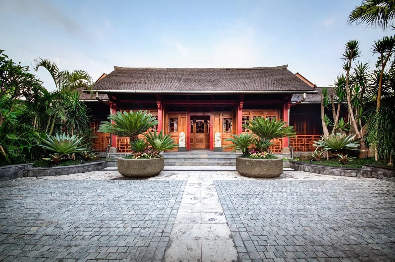 Exquisitely designed villa with absolute privacy photo 2