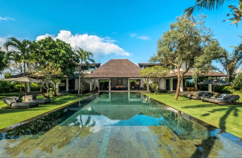 Impressive villa in a traditional Balinese village