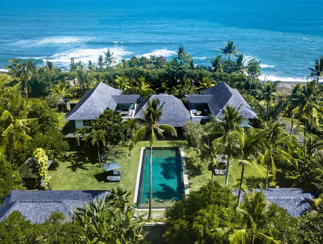 Impressive villa in a traditional Balinese village photo 2
