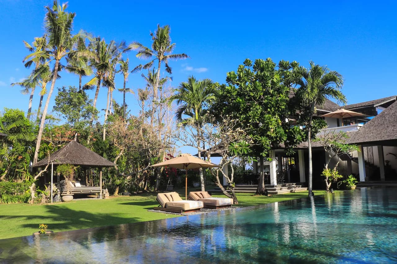 Impressive villa in a traditional Balinese village photo 3