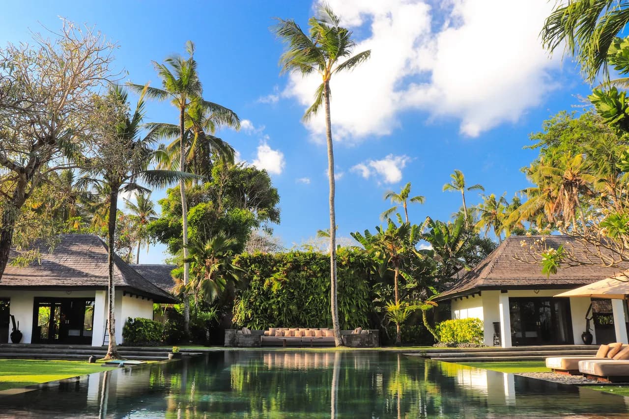 Impressive villa in a traditional Balinese village photo 5