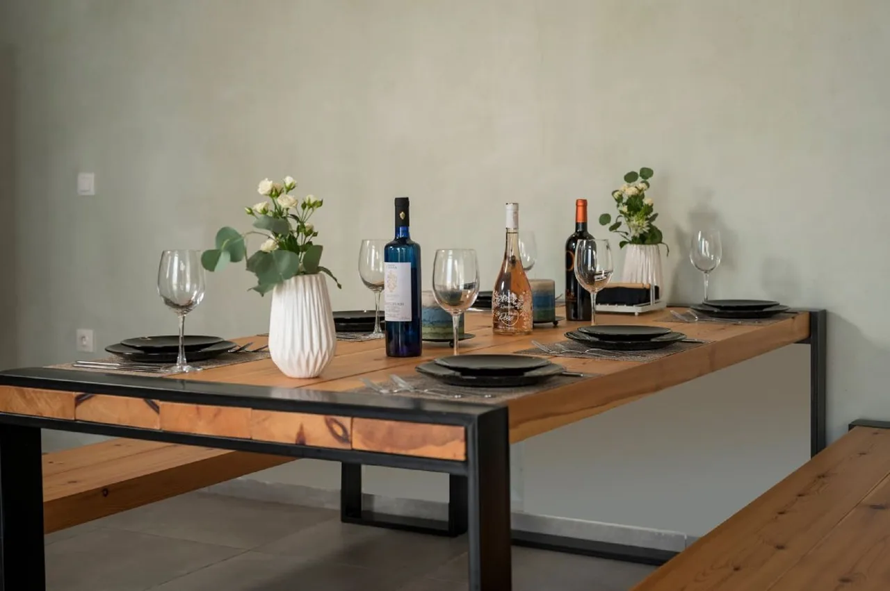 Beautiful Villa Decorated In Contemporary Mediterranean Style photo 3