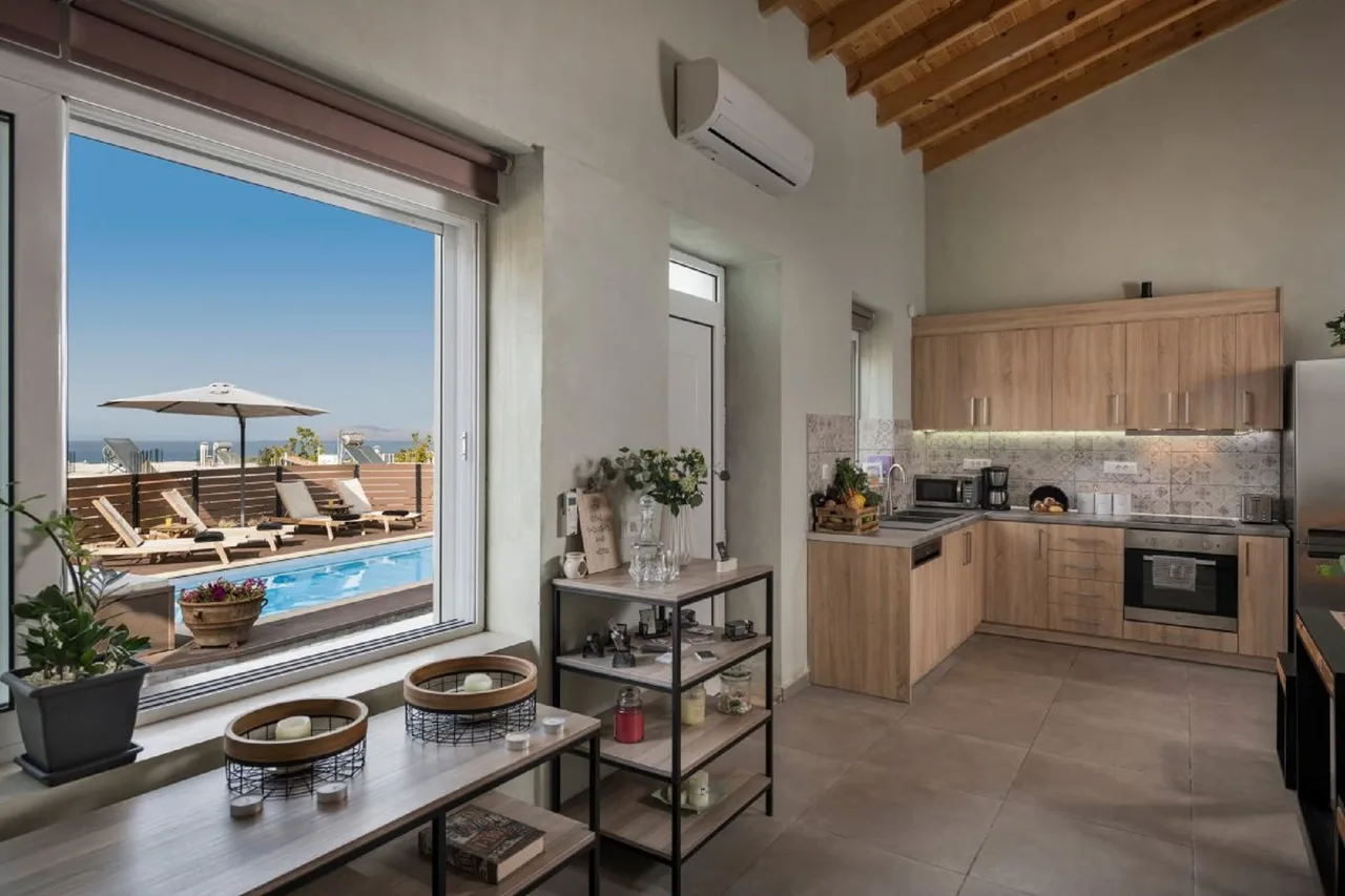 Beautiful Villa Decorated In Contemporary Mediterranean Style photo 4