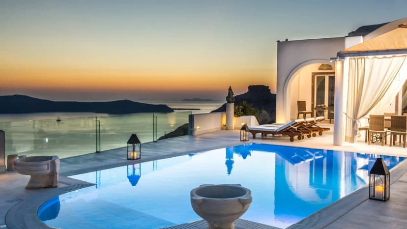 Luxury Santorini Villa On The Edge Of Firostefani