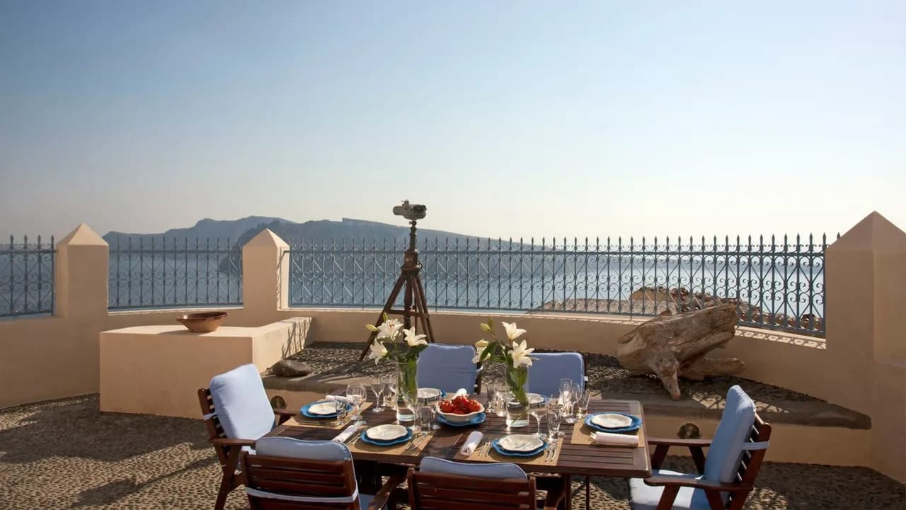 Luxury Santorini Vacation Villa With Fine-living Amenities photo 3