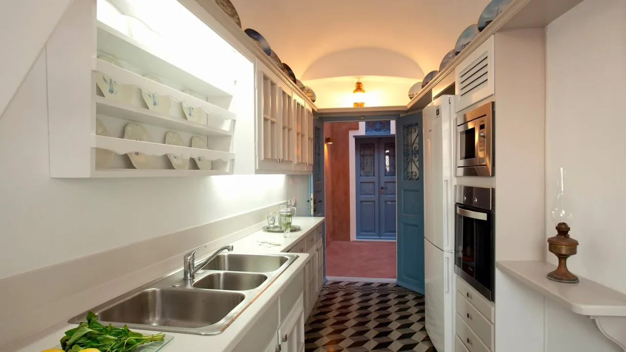Luxury Santorini Vacation Villa With Fine-living Amenities photo 4