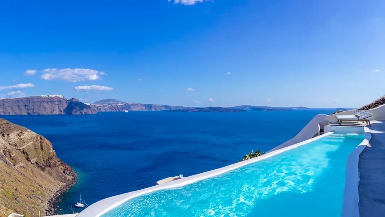 Luxury Santorini Villa With Uninterrupted Views Of The Volcano