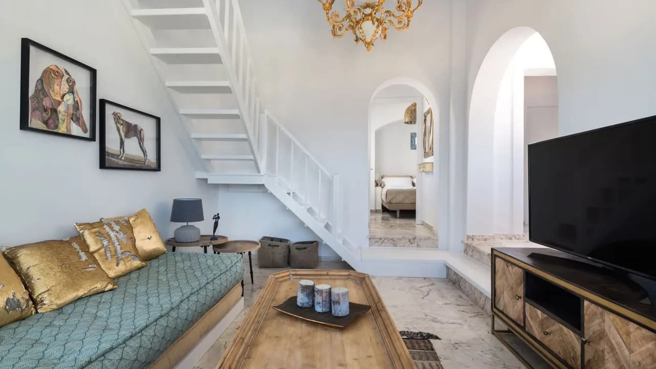 Santorini Luxury Lifestyle Set High On The Cliffs Of Akrotiri photo 3