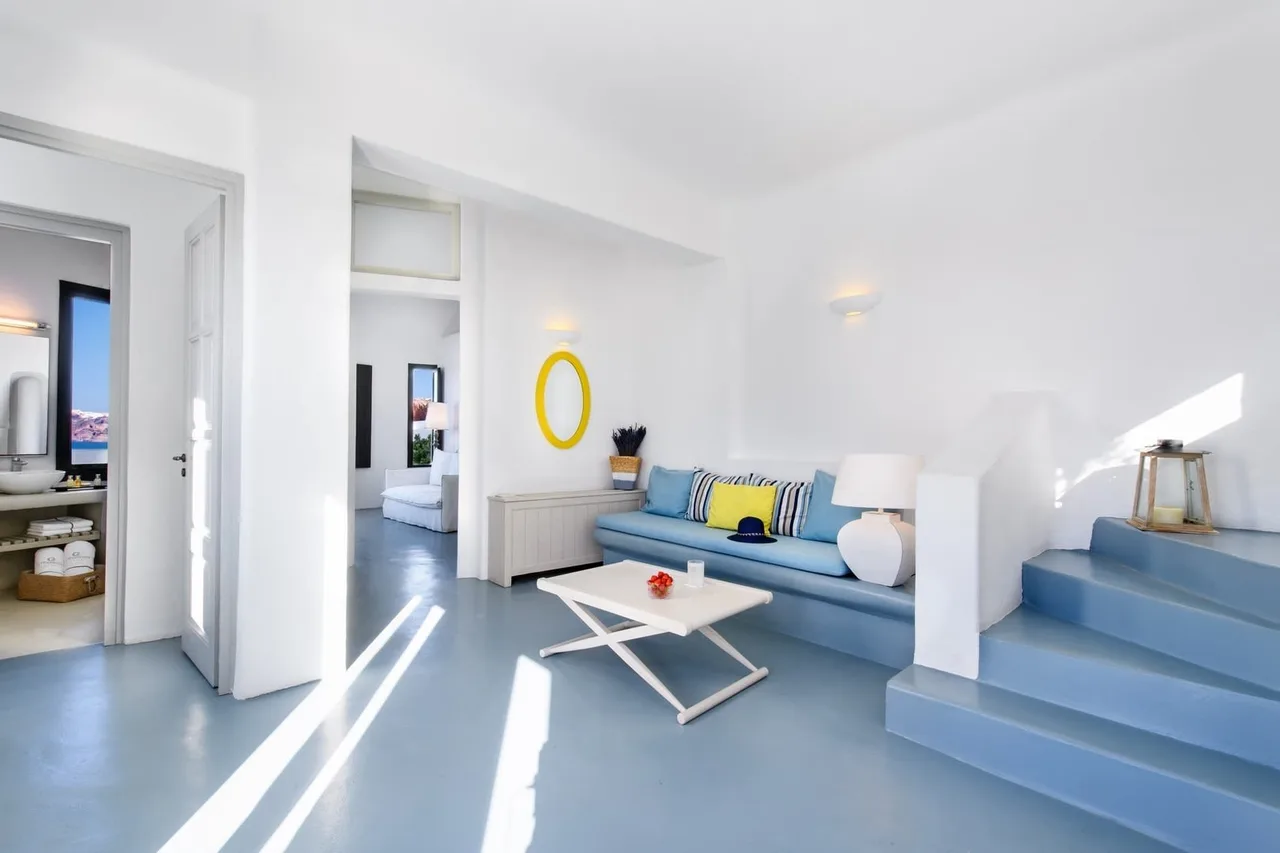 Stylish Villa Blended Into The Landscape Of The Santorini Caldera photo 3
