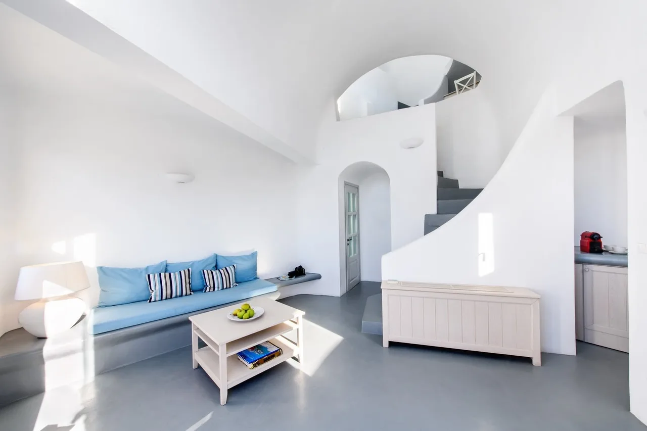 Stylish Villa Blended Into The Landscape Of The Santorini Caldera photo 5