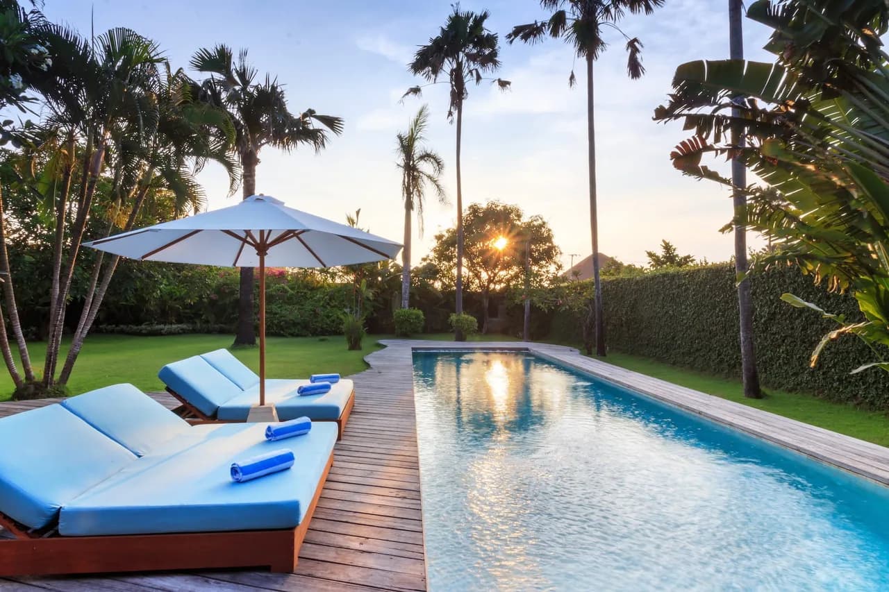 Eco-luxury villa with Balinese furnishing photo 4