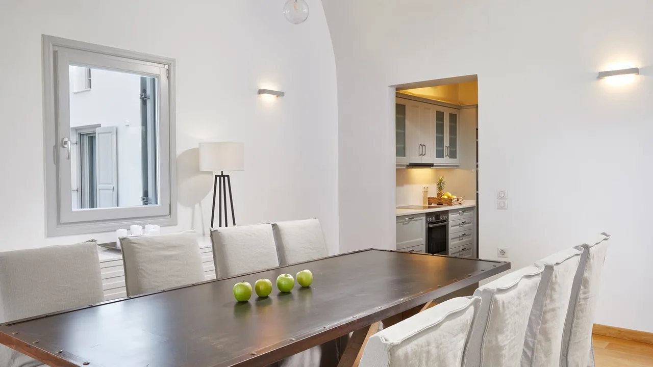 Tranquil Luxury Santorini Villa photo 3