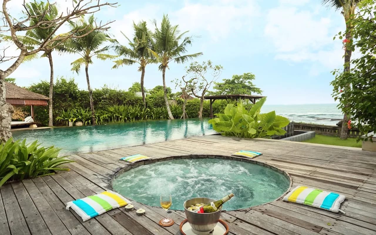 Beachfront property ideal as an events venue photo 4