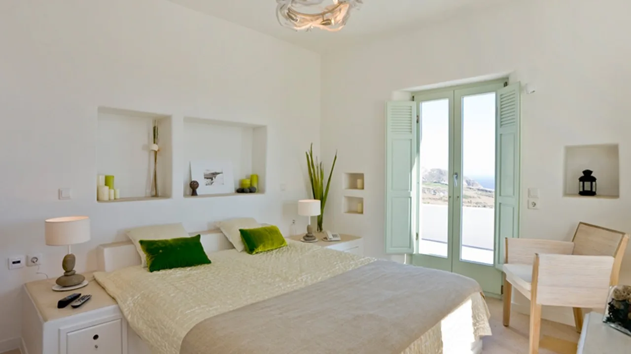 Luxury Santorini Villa With Tastefully Styled Interior photo 4