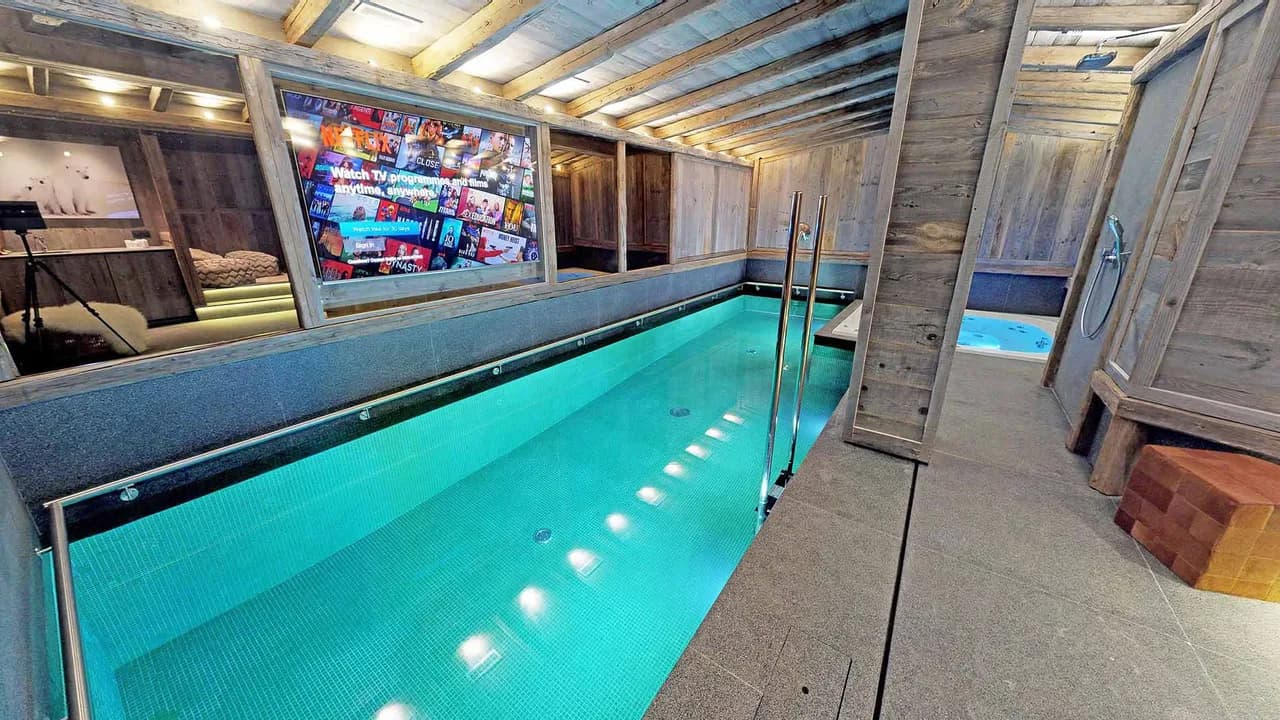 Exceptional chalet in the heart of the station photo 4