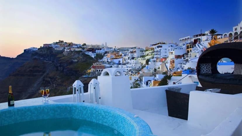 Santorini Vila With  Fantastic Indoor And Outdoor Jacuzzi