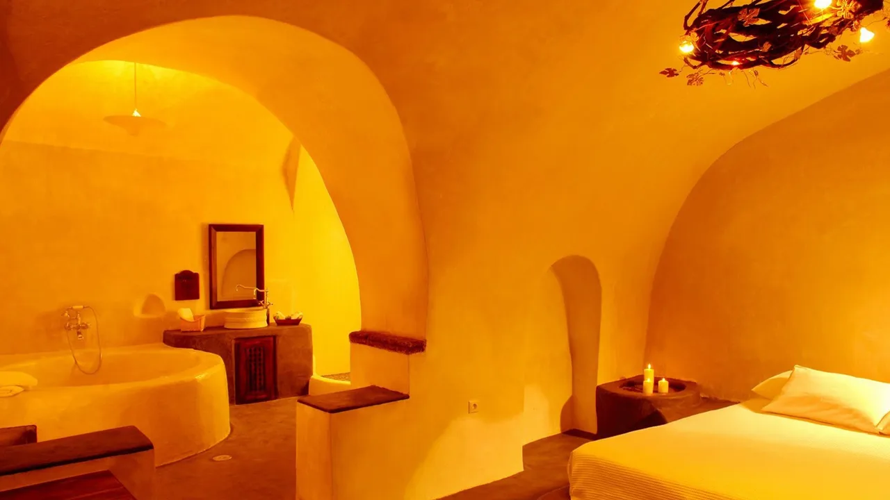 Gorgeous Santorini Villa With Large Courtyard photo 5