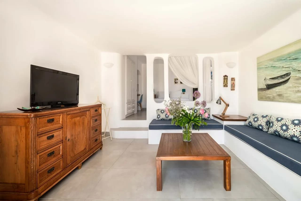 Perfect Luxury Villa For Group Holiday In Santorini photo 2