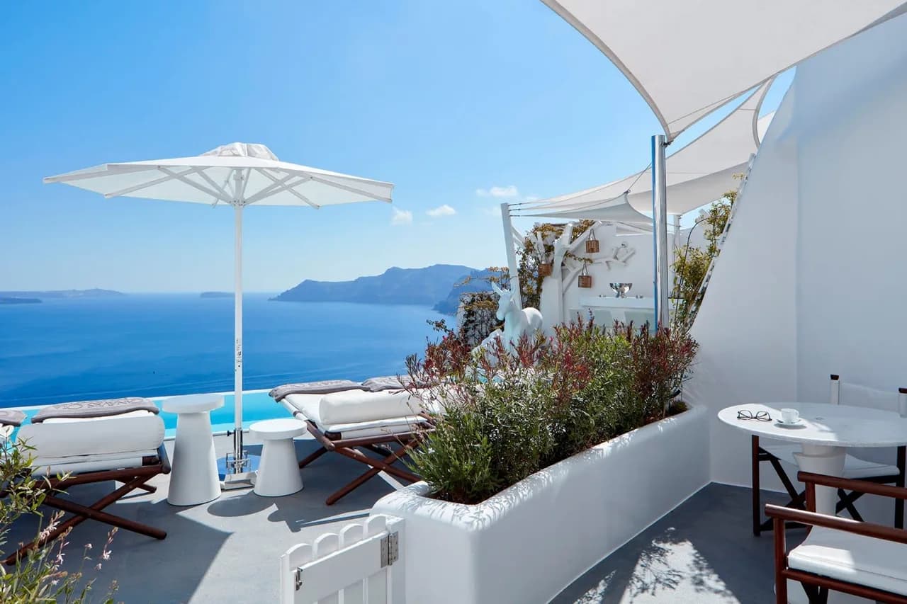 Centrally Located Luxury Villa In Santorini photo 5