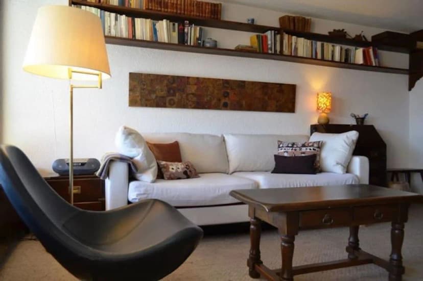 Perfectly Located Apartment With Southeast Facing Sunny Balcony