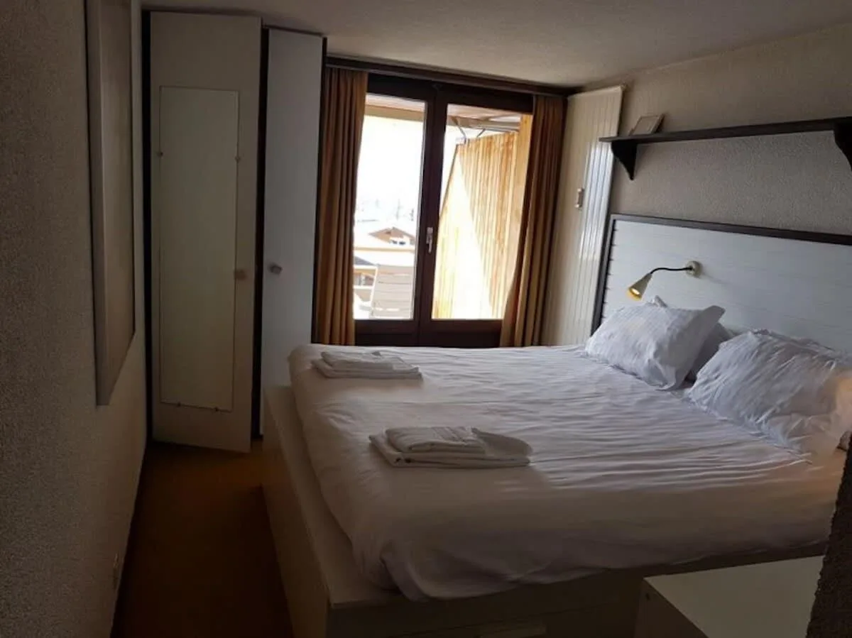 Perfectly Located Apartment With Southeast Facing Sunny Balcony photo 4