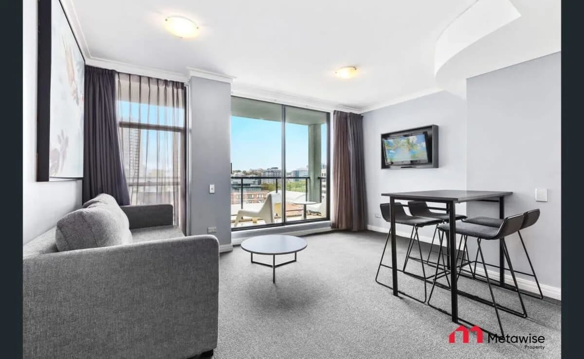 Contemporary Two Bedroom Apartment in Sydney photo 3