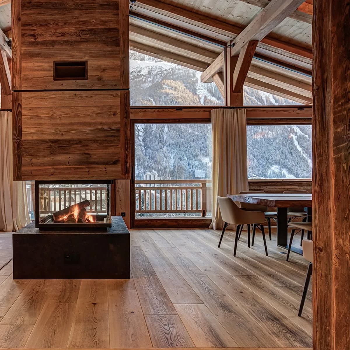 Chalet with sophisticated details offering a refined holiday photo 5