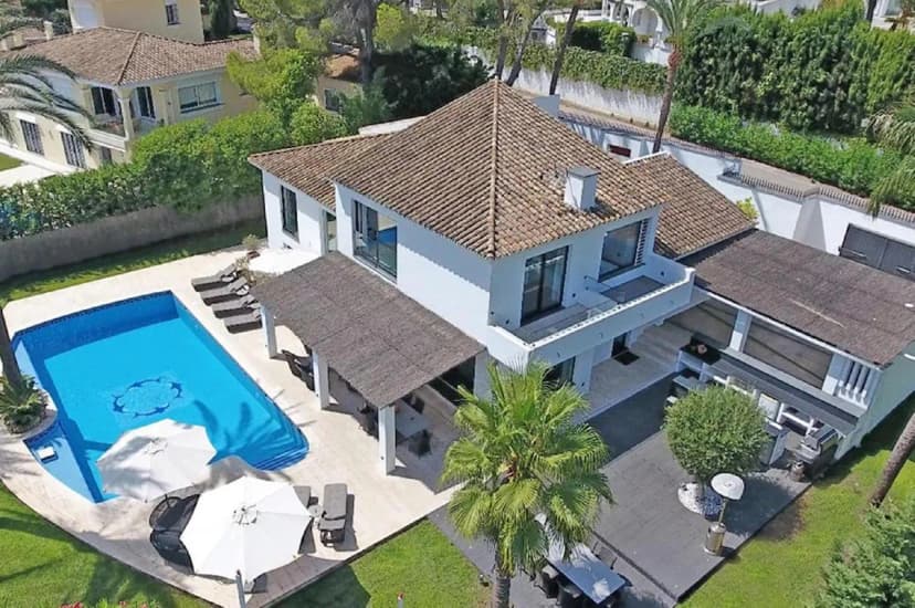 Unique contemporary villa located in an exclusive area