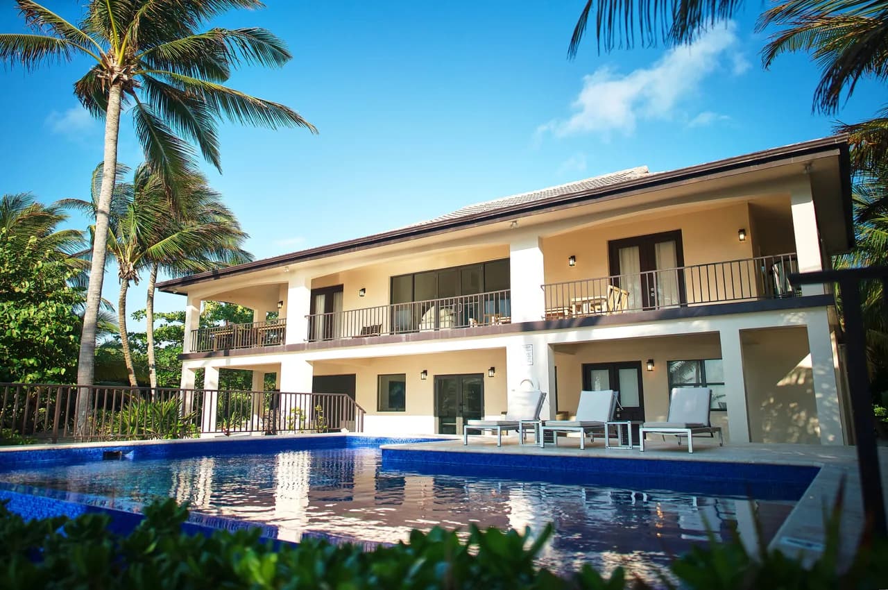 Oceanfront Six-Bedroom Retreat in Belize photo 2