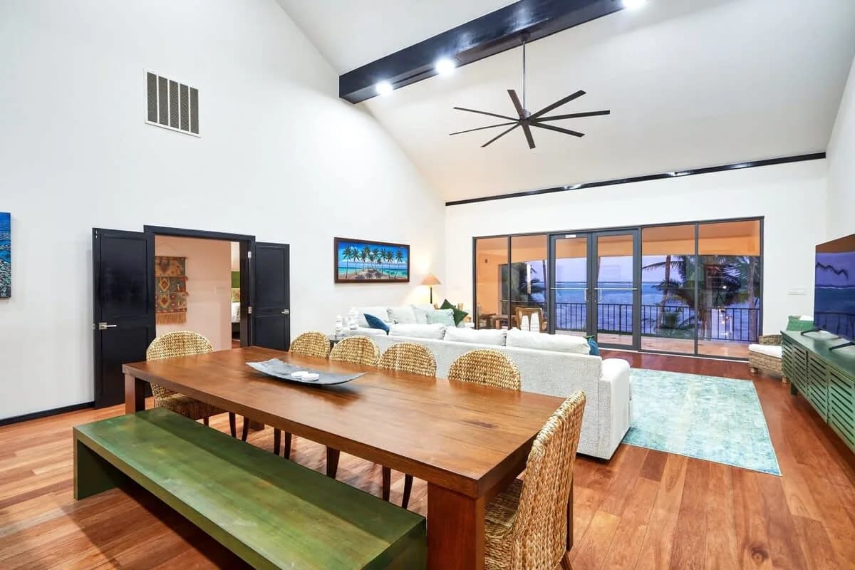 Oceanfront Six-Bedroom Retreat in Belize photo 3