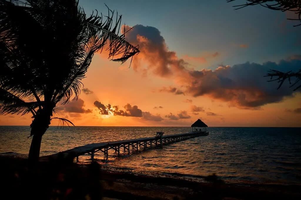 Oceanfront Six-Bedroom Retreat in Belize photo 5