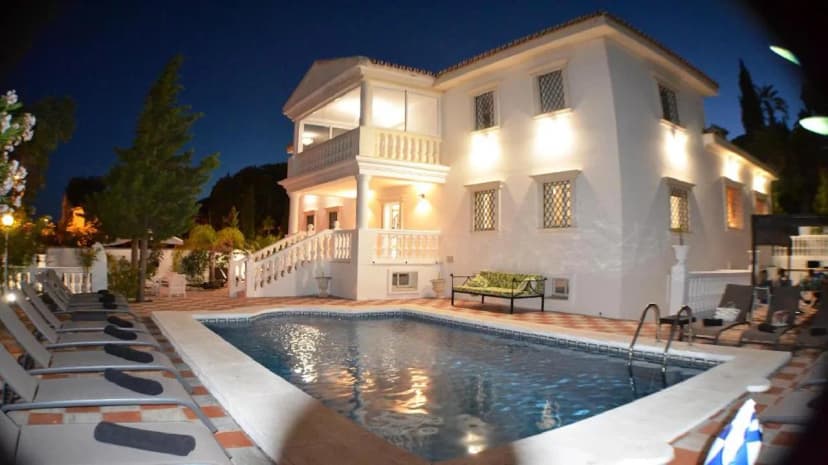 Elegant villa located in one of the exclusive residential areas in Marbella