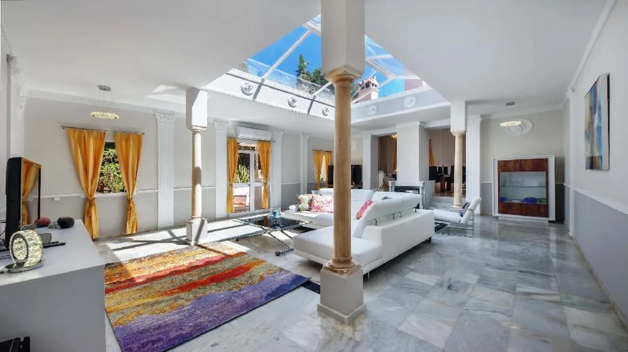 Elegant villa located in one of the exclusive residential areas in Marbella photo 2