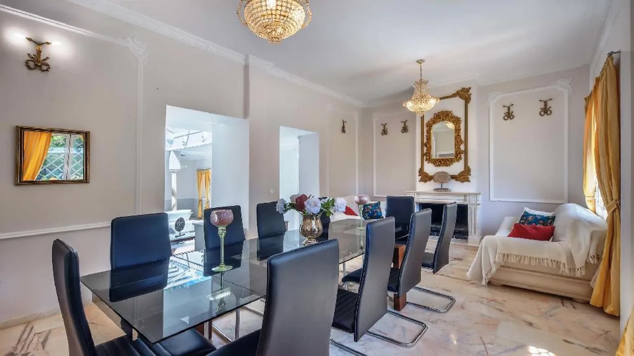 Elegant villa located in one of the exclusive residential areas in Marbella photo 4