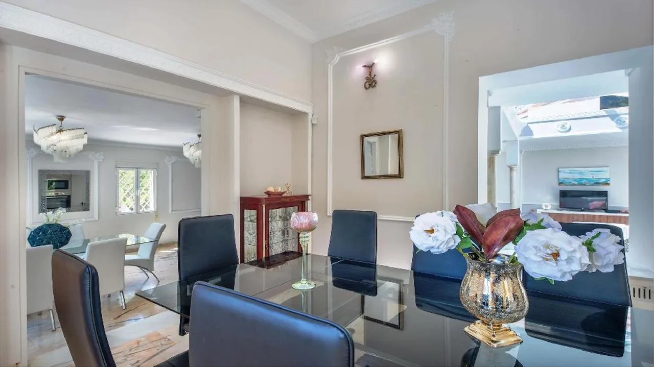 Elegant villa located in one of the exclusive residential areas in Marbella photo 5